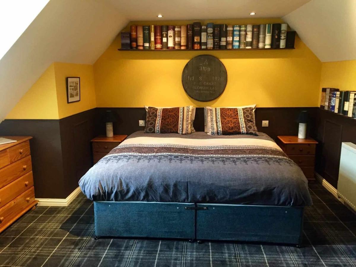 The Gables Whisky B&B Dufftown Eksteriør billede
