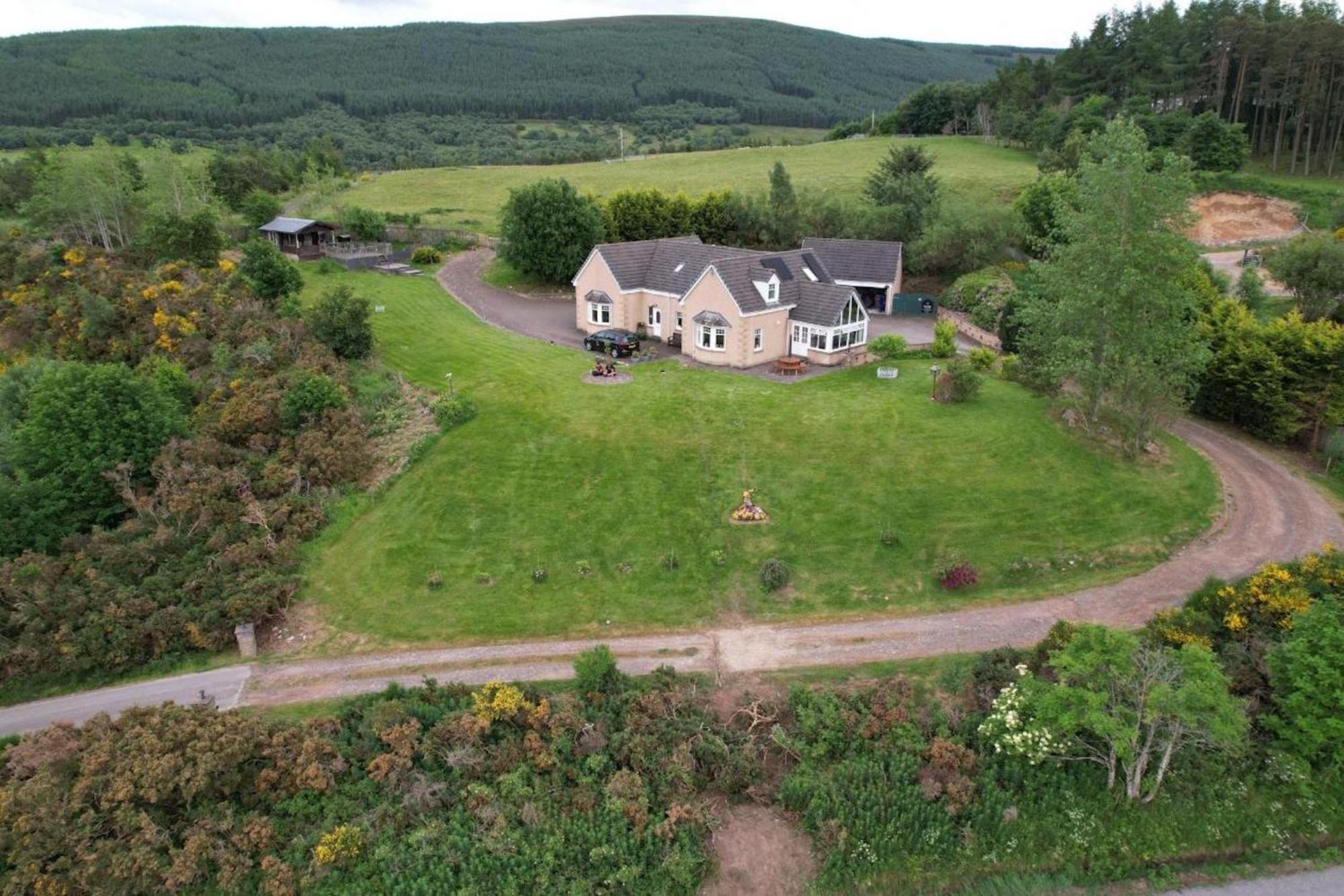 The Gables Whisky B&B Dufftown Eksteriør billede